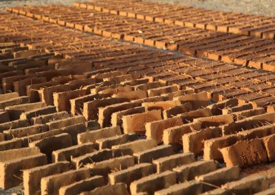 Voyage responsable et solidaire au campement du Niombato, Sénégal: actions solidaires 2016 : "constructions témoins" d'une coupole et d'une voûte en terre-paille.
