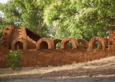 Voyage responsable et solidaire au campement du Niombato, Sénégal: actions solidaires 2016 : "constructions témoins" d'une coupole et d'une voûte en terre-paille.
