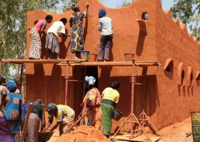 Voyage responsable et solidaire au campement du Niombato, Sénégal: actions solidaires 2016 : "constructions témoins" d'une coupole et d'une voûte en terre-paille.