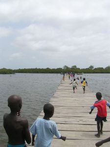 Tourisme responsable et solidaire dans le Siné Saloum au campement du Niombato au Sénégal, un séjour découverte entre mer et brousse.