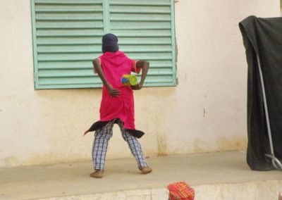 Voyage responsable et solidaire au campement du Niombato, Sénégal: sensibilisation à l'hygiène à l'école de Sandicoly au travers d'ateliers clowns.