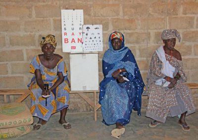 Voyage responsable et solidaire au campement du Niombato, Sénégal: actions solidaires 2012: actions solidaires, consultations de villages optiques et dentaires.
