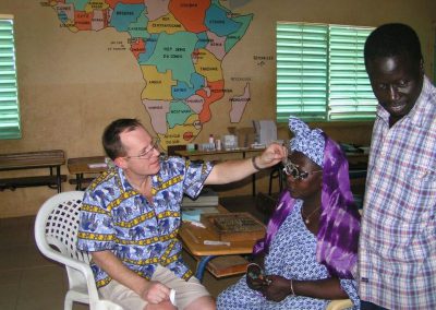 Voyage responsable et solidaire au campement du Niombato, Sénégal: actions solidaires 2012: actions solidaires, consultations de villages optiques et dentaires.